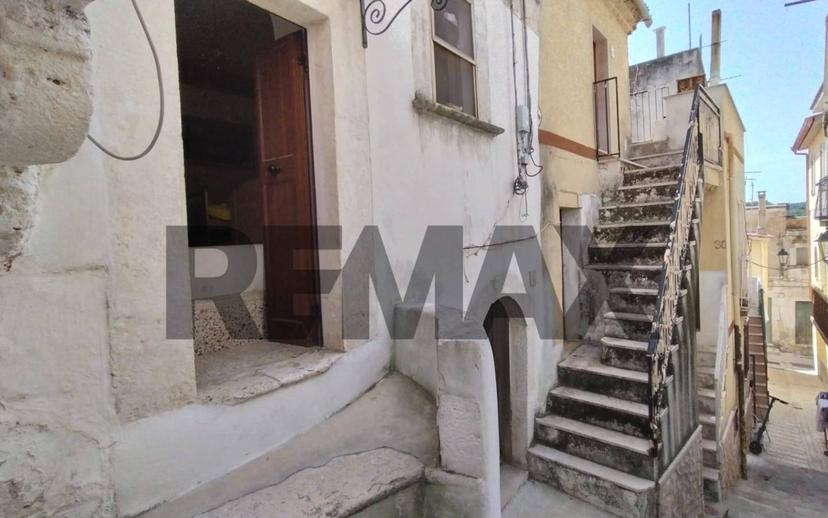 Terratetto unifamiliare via Famiglia Marchetti 20-22, Centro, Ischitella — foto 25 di 35
