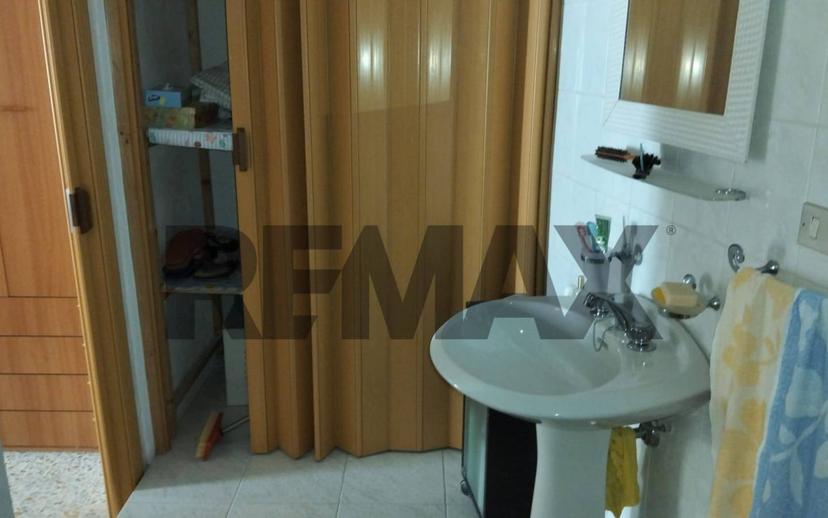 Terratetto unifamiliare via Famiglia Marchetti 20-22, Centro, Ischitella — foto 23 di 35