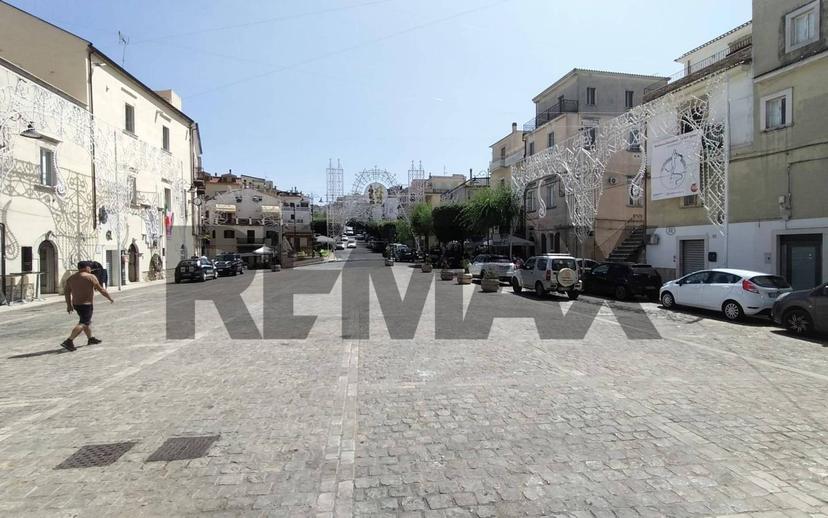 Terratetto unifamiliare via Famiglia Marchetti 20-22, Centro, Ischitella — foto 13 di 35