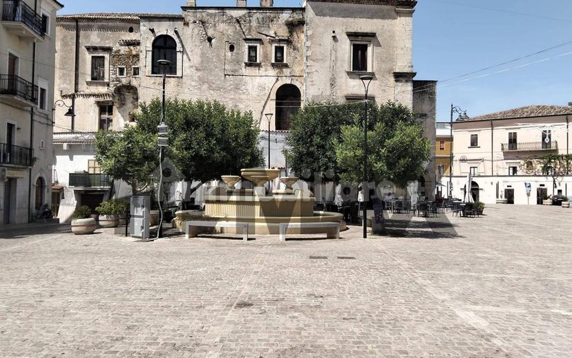 Terratetto unifamiliare via Famiglia Marchetti 20-22, Centro, Ischitella — foto 8 di 35