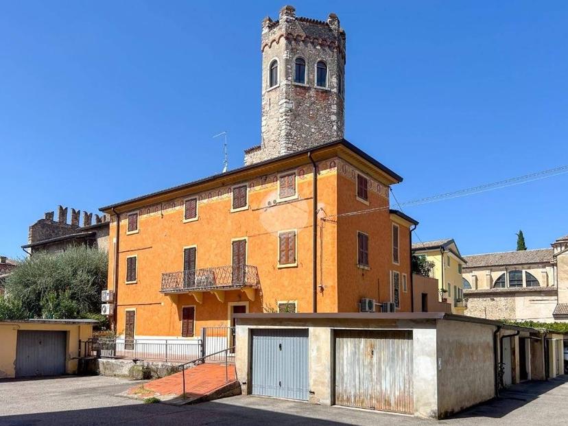 Bilocale via Borgo Cavour 7, Centro, Bardolino — foto 9 di 13
