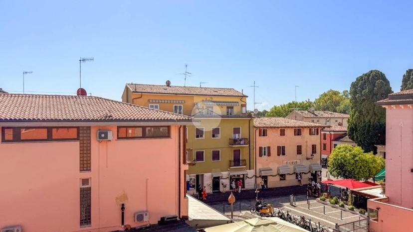 Bilocale via Borgo Cavour 7, Centro, Bardolino — foto 5 di 13