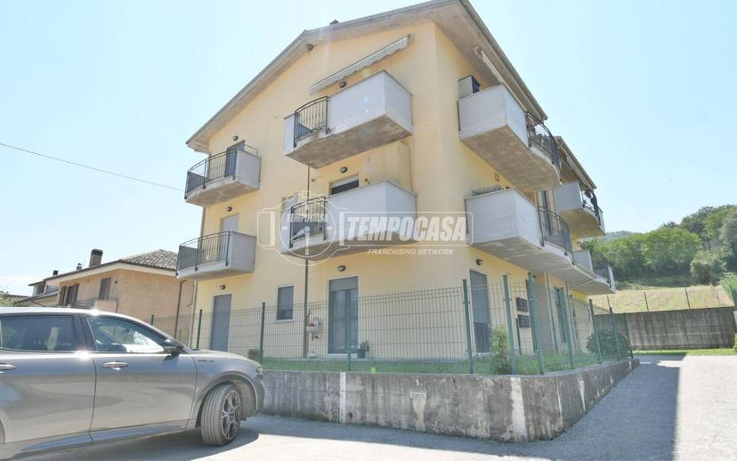 Trilocale via Benedetto Croce 9, Marsia, Roccafluvione — foto 4 di 18