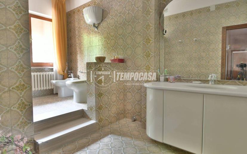 Appartamento da ristrutturare, piano terra, Ascoli Piceno — foto 8 di 27