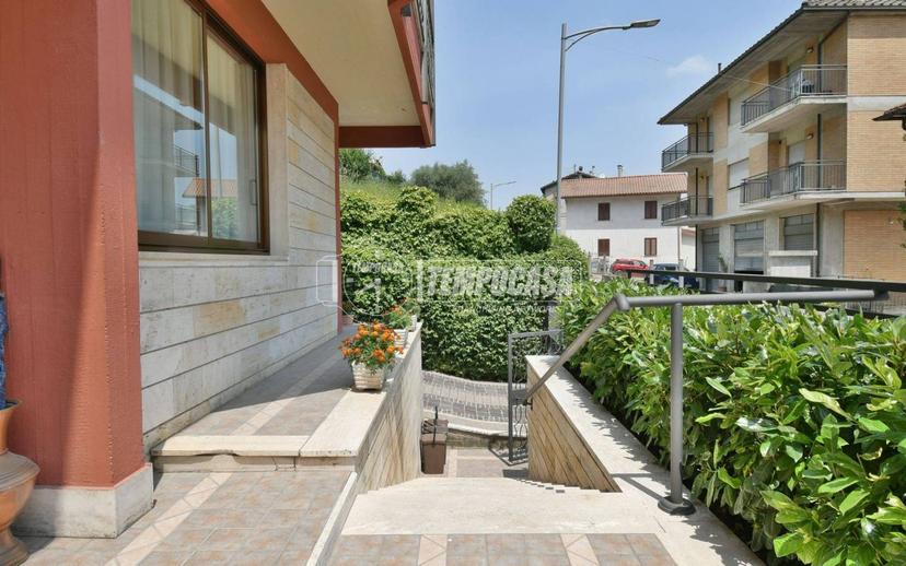 Appartamento da ristrutturare, piano terra, Ascoli Piceno
