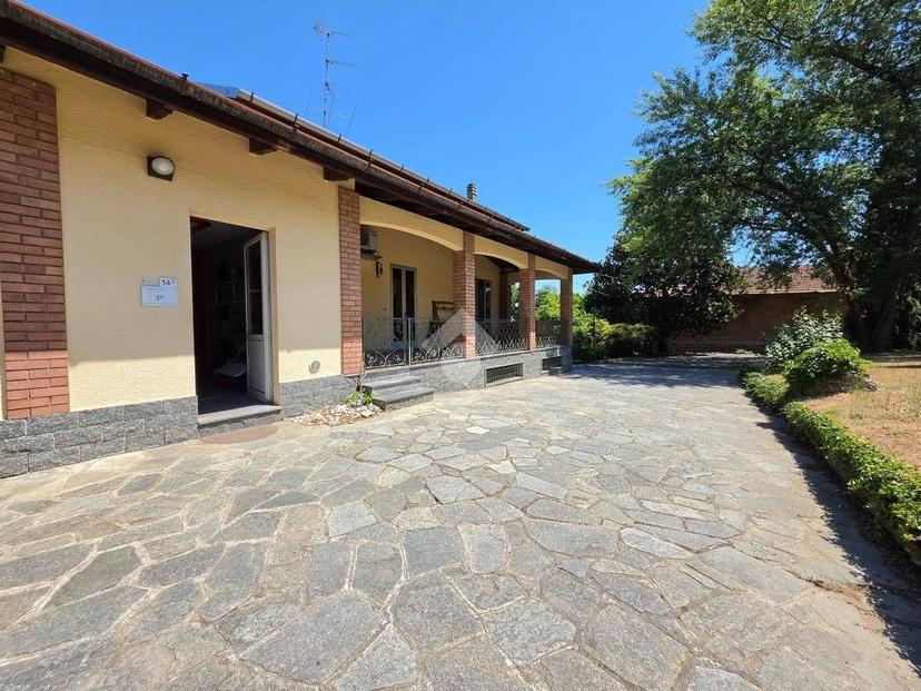 Villa bifamiliare via Martiri della Libertà 14, Centro, Salussola — foto 40 di 41
