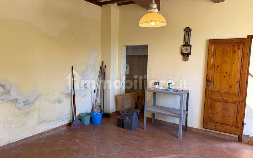 Terratetto plurifamiliare 270 m², da ristrutturare, La Scala, Calenzano, San Miniato