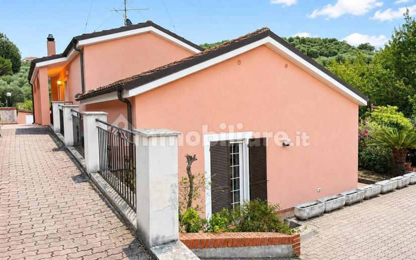 Villa unifamiliare, ottimo stato, 249 m², Oneglia, Imperia — foto 10 di 37