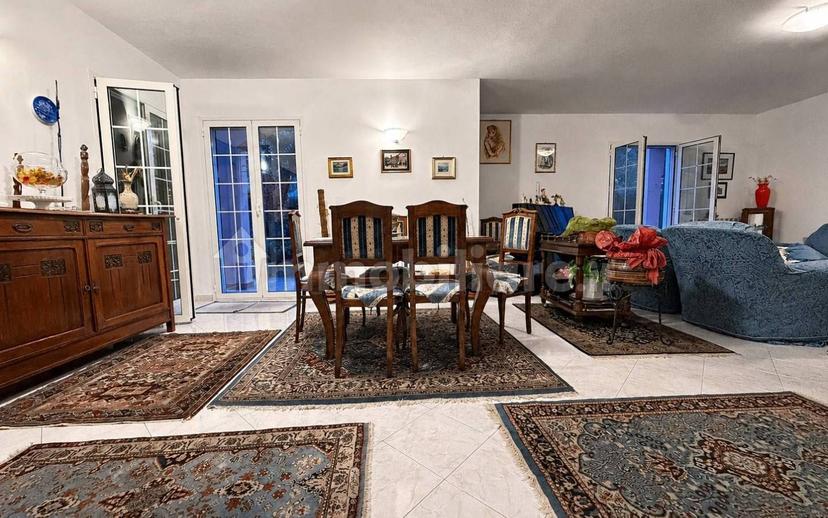 Villa unifamiliare, ottimo stato, 249 m², Oneglia, Imperia