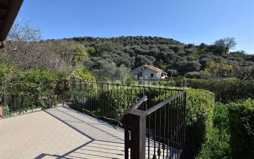 Villa unifamiliare, ottimo stato, 249 m², Oneglia, Imperia — foto 5 di 37