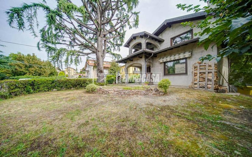Villa unifamiliare via Galliano 21, Centro, Carnago — foto 7 di 41