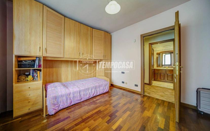 Villa unifamiliare via Galliano 21, Centro, Carnago — foto 3 di 41