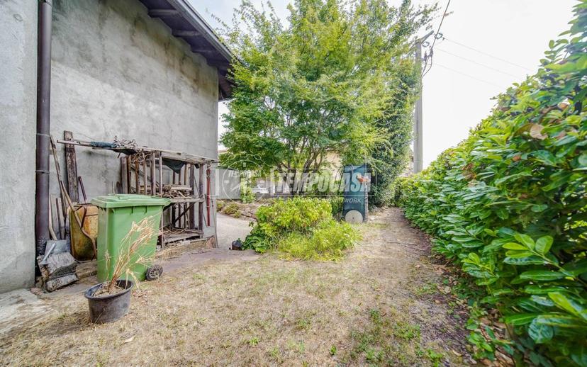 Villa unifamiliare via Galliano 21, Centro, Carnago — foto 9 di 41