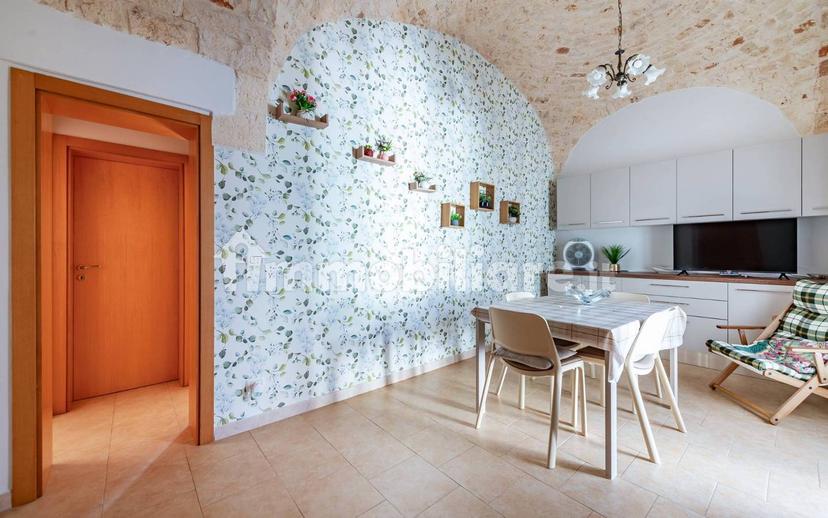 Trilocale via Monopoli, Castellana Grotte — foto 3 di 18