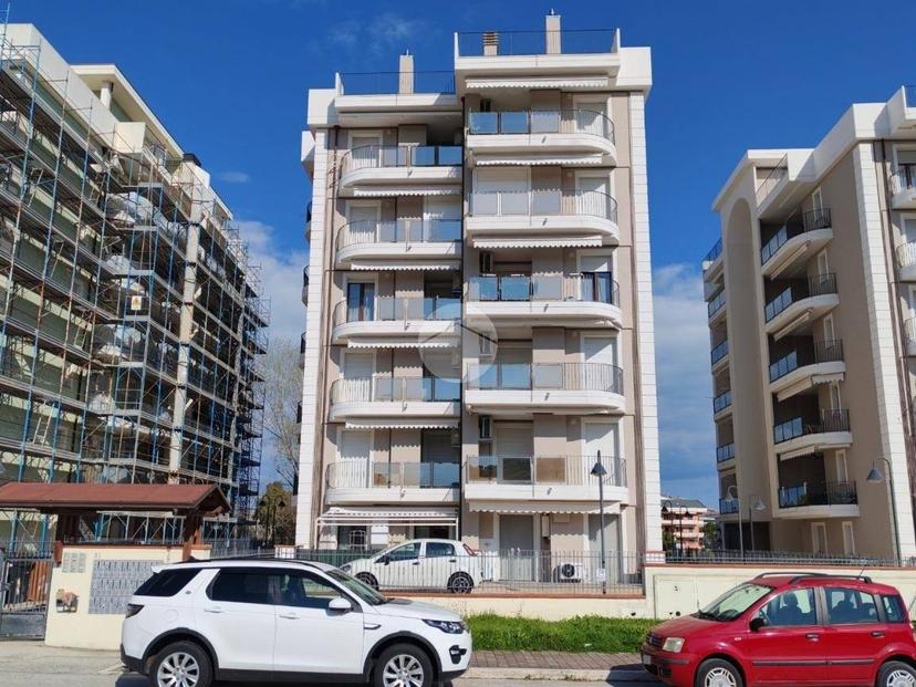 Bilocale via Ercole Falò 21, Centro, Alba Adriatica — foto 11 di 15
