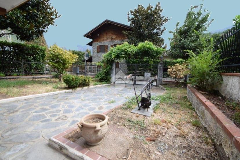Villa unifamiliare via Giovanni Binel 44, Centro, Donnas — foto 33 di 44
