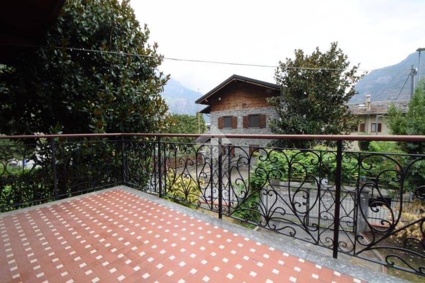 Villa unifamiliare via Giovanni Binel 44, Centro, Donnas — foto 9 di 44