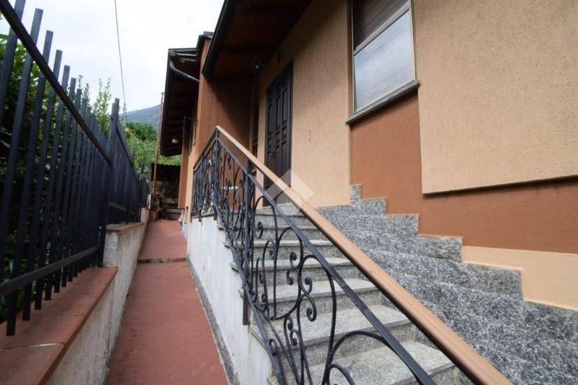 Villa unifamiliare via Giovanni Binel 44, Centro, Donnas — foto 29 di 44