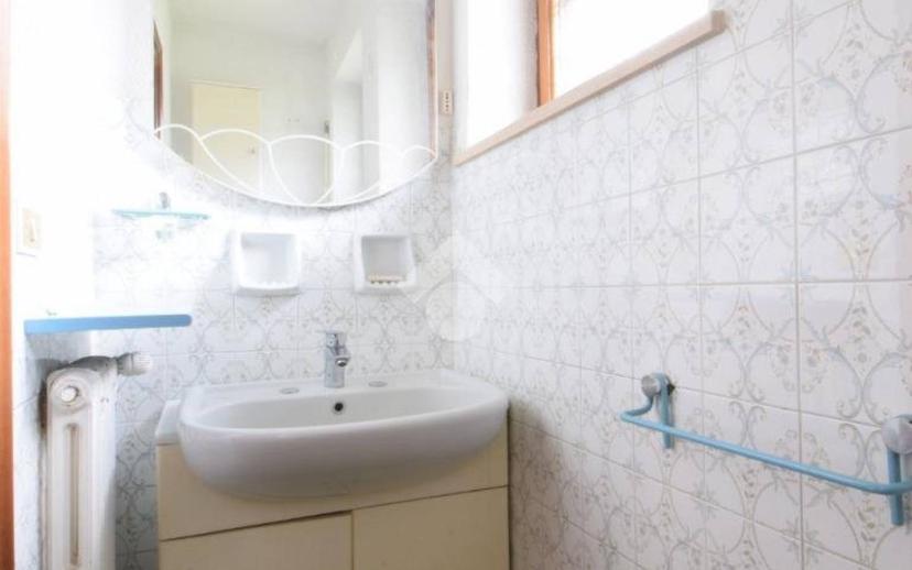 Villa unifamiliare via Giovanni Binel 44, Centro, Donnas — foto 40 di 44