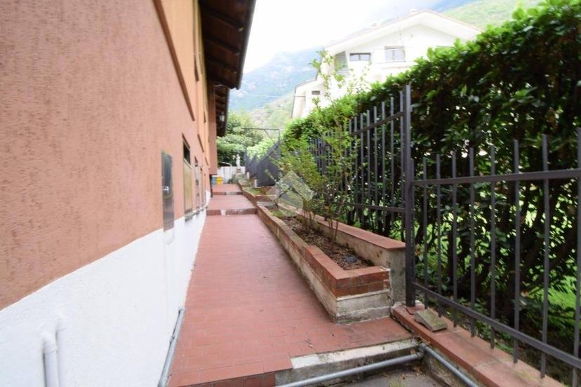 Villa unifamiliare via Giovanni Binel 44, Centro, Donnas — foto 17 di 44
