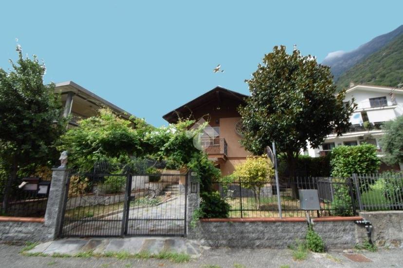 Villa unifamiliare via Giovanni Binel 44, Centro, Donnas — foto 11 di 44