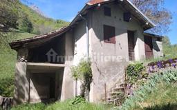 Cascina via Creveggio, Pasturo