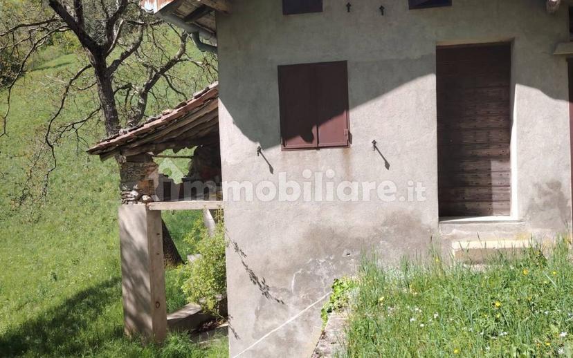 Cascina via Creveggio, Pasturo — foto 2 di 2