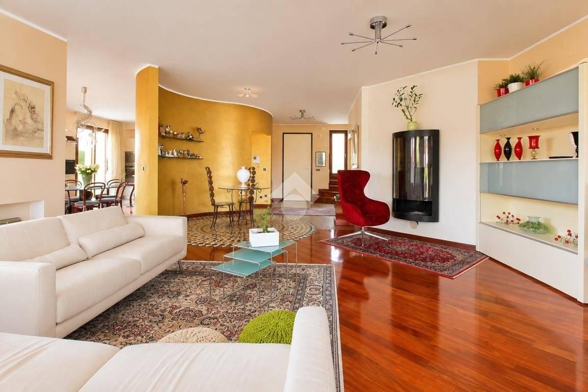 Terratetto plurifamiliare via P. Picasso 2, Centro, Mosciano Sant'Angelo