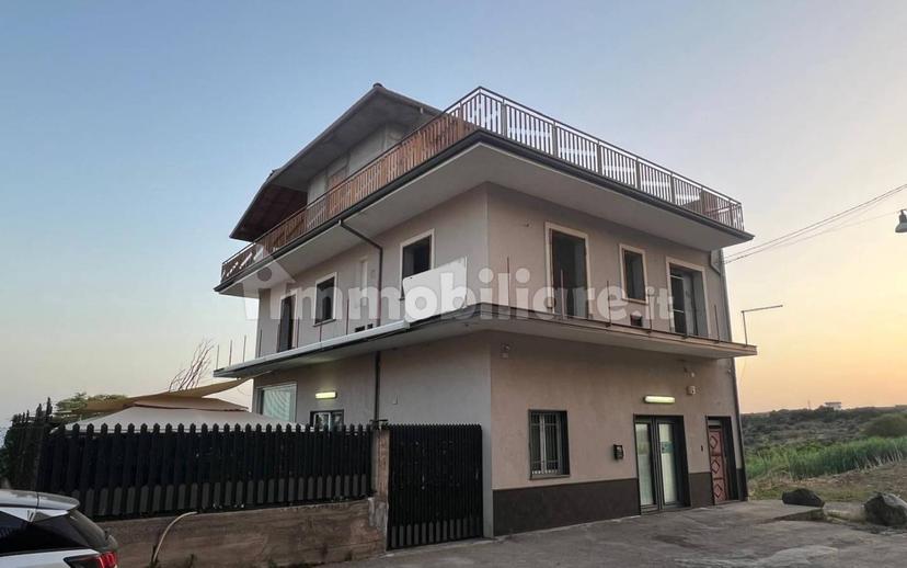 Villa unifamiliare via degli Agrumeti 20, Biancavilla