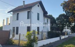 Villa a schiera via Roma 93, Centro, Salara