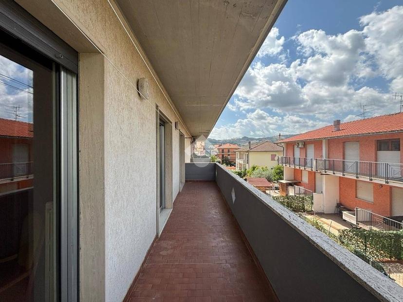 Quadrilocale via Meazza 29, Castelnuovo Vomano, Castellalto — foto 18 di 30