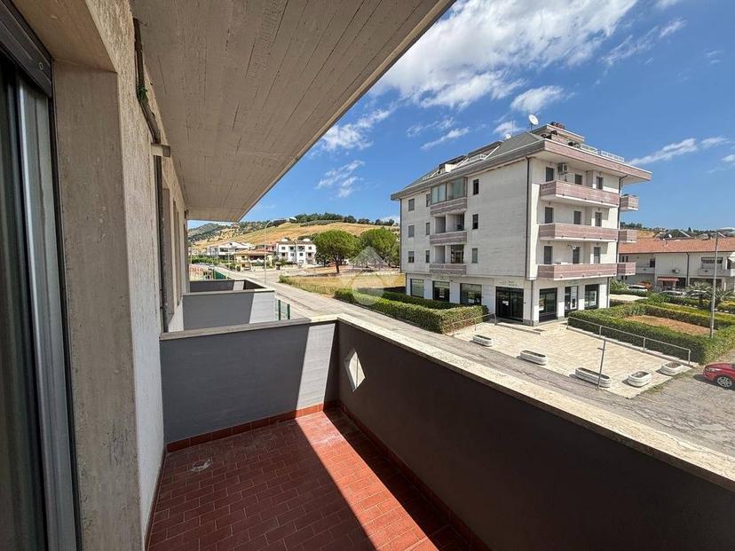 Quadrilocale via Meazza 29, Castelnuovo Vomano, Castellalto — foto 6 di 30