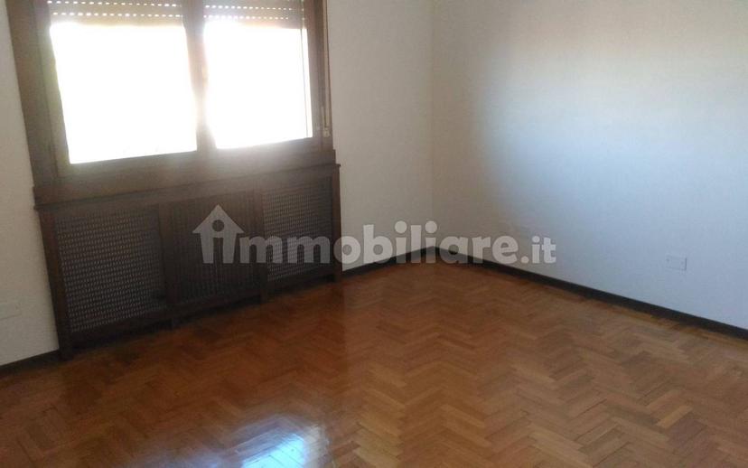 Quadrilocale via Antonio Pigafetta, Centro, Torri di Quartesolo — foto 7 di 14