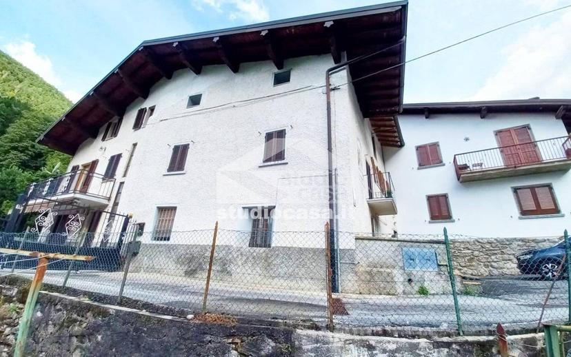 Terratetto unifamiliare 200 m², da ristrutturare, Gandellino — foto 11 di 22