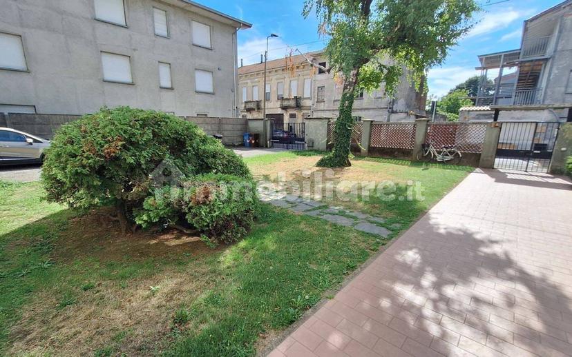 Quadrilocale via Trieste 57, Galliate — foto 7 di 19