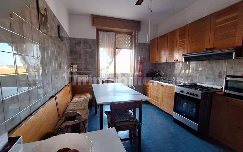 Quadrilocale via Trieste 57, Galliate — foto 4 di 19
