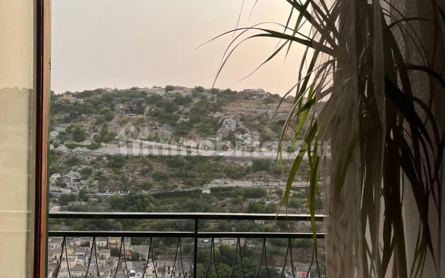 Terratetto unifamiliare via Lorefice 31, Modica Alta, Modica