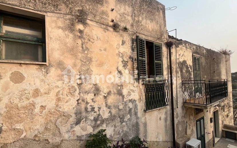 Terratetto unifamiliare via Lorefice 31, Modica Alta, Modica — foto 2 di 9
