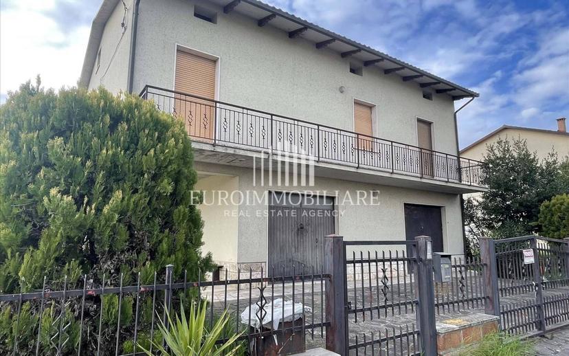 Terratetto unifamiliare 250 m², buono stato, Centro, Castiglione del Lago — foto 23 di 24