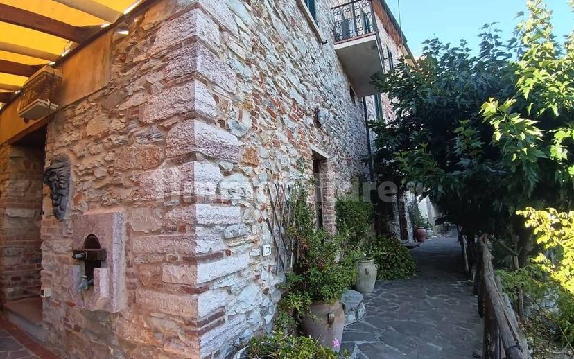 Terratetto unifamiliare 345 m², ottimo stato, Sassetta — foto 14 di 39