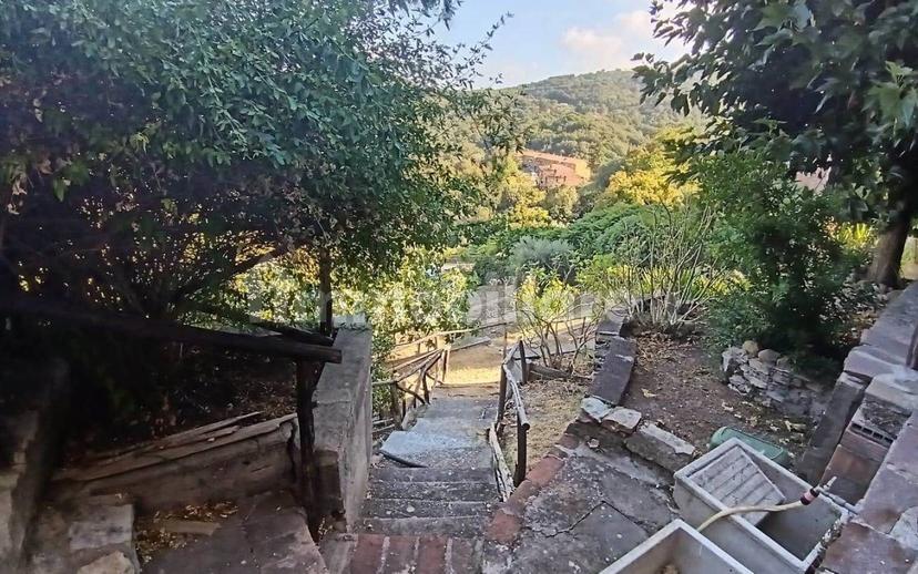 Terratetto unifamiliare 345 m², ottimo stato, Sassetta — foto 18 di 39