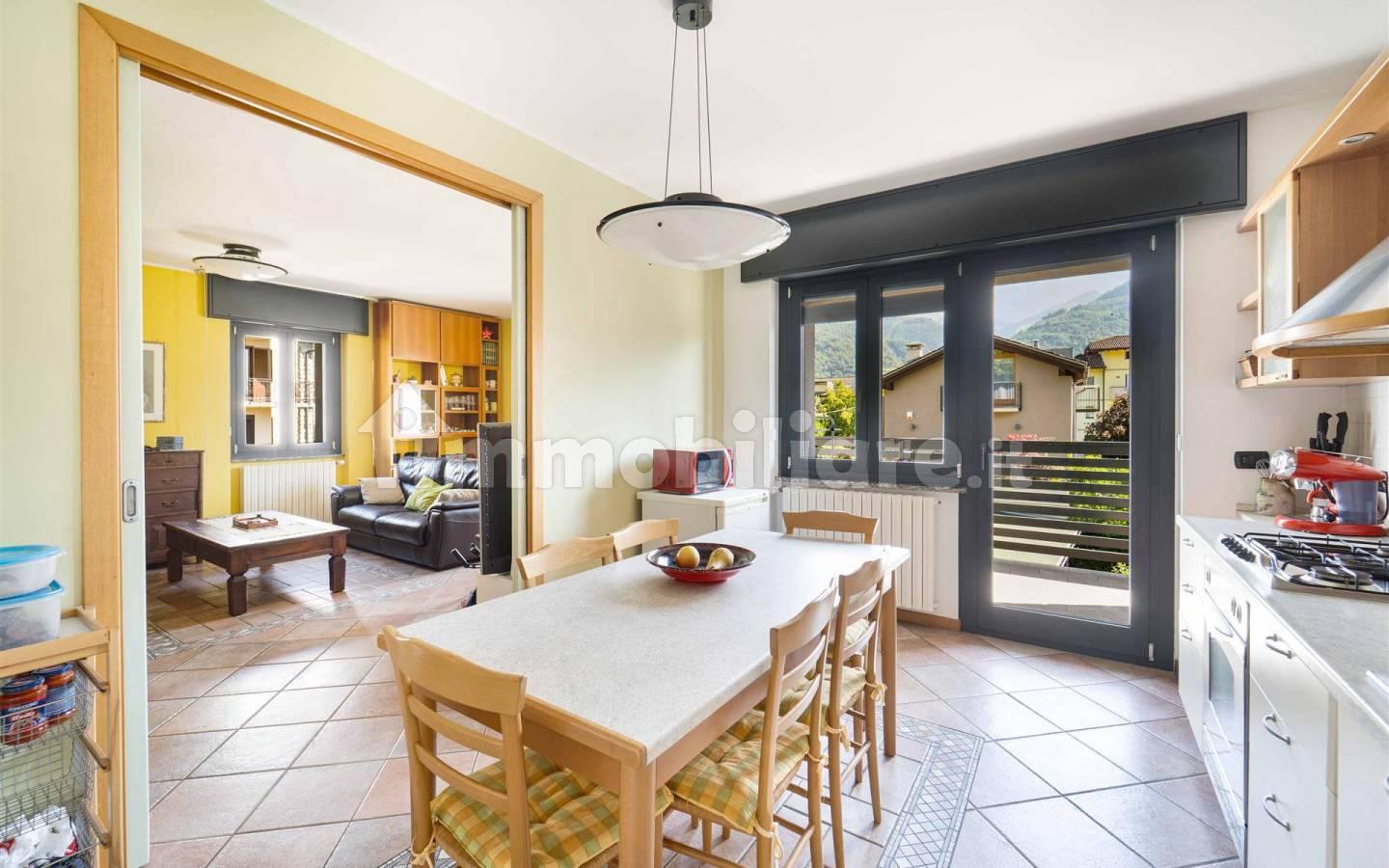 Villa unifamiliare via Ligari 49, Centro, Morbegno