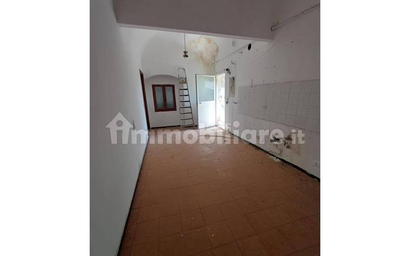 Terratetto unifamiliare 350 m², da ristrutturare, Andora — foto 2 di 50