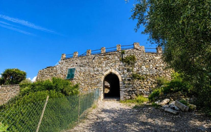 Terratetto unifamiliare 350 m², da ristrutturare, Andora — foto 35 di 50