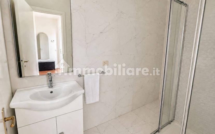 Appartamento via Lorenzo de' Medici 20, Vittoria Apuana, Forte dei Marmi — foto 10 di 21