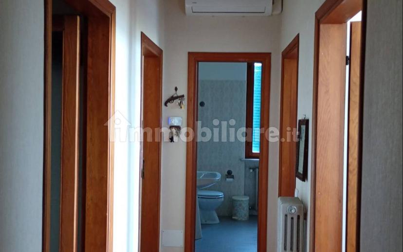 Trilocale via Monsignor Giovanni Fava 42, Centro, Gardone Riviera — foto 20 di 20