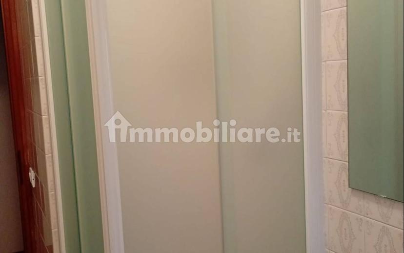 Trilocale via Monsignor Giovanni Fava 42, Centro, Gardone Riviera — foto 12 di 20
