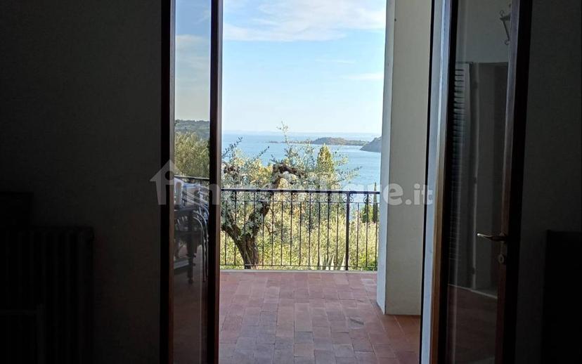 Trilocale via Monsignor Giovanni Fava 42, Centro, Gardone Riviera — foto 11 di 20