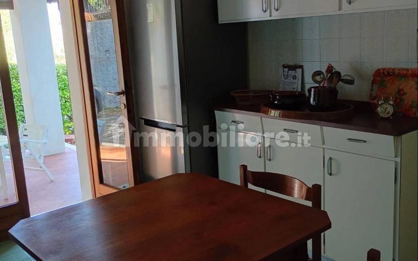Trilocale via Monsignor Giovanni Fava 42, Centro, Gardone Riviera — foto 10 di 20