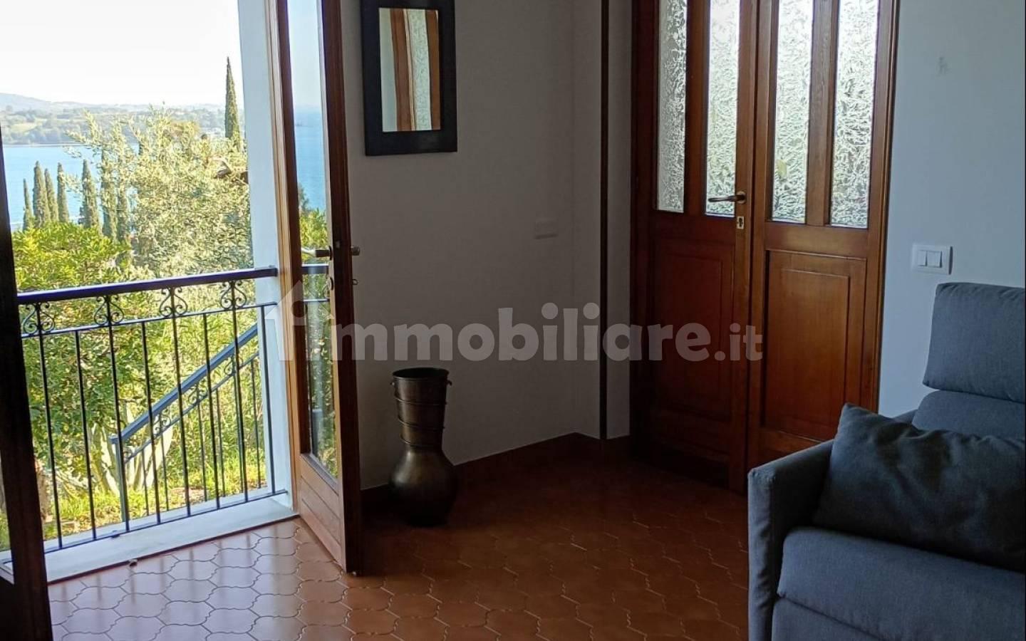Trilocale via Monsignor Giovanni Fava 42, Centro, Gardone Riviera